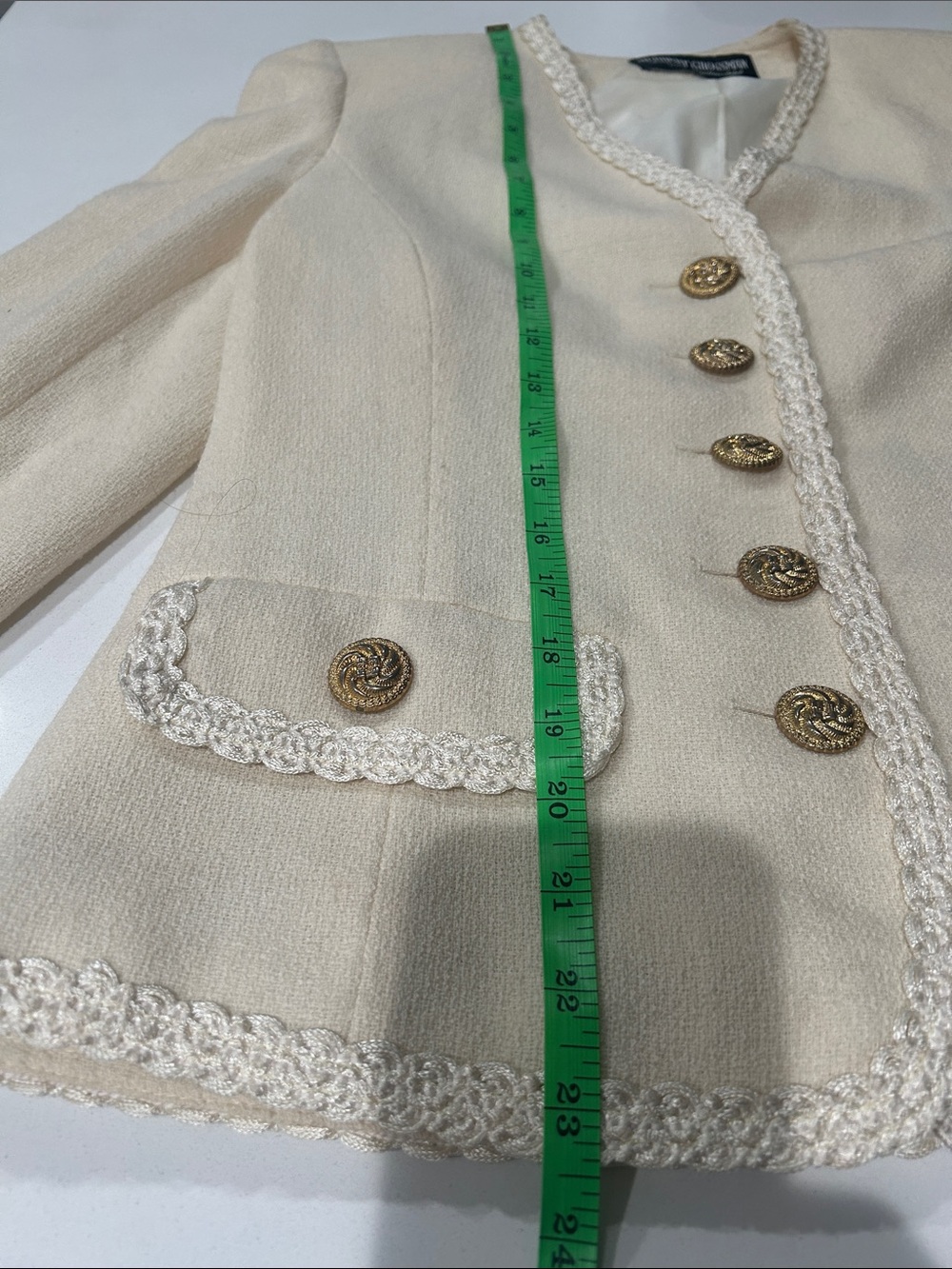 Herbert Grossman Vintage-Inspired Cream Bouclé Jacket with Gold Buttons - Picture 14 of 16